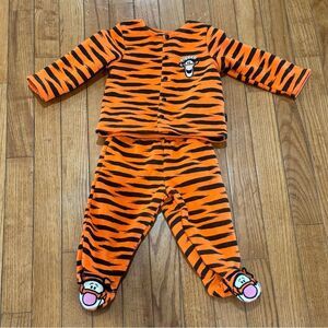 Disney Baby Tigger 2 piece footie outfit size 3/6 months